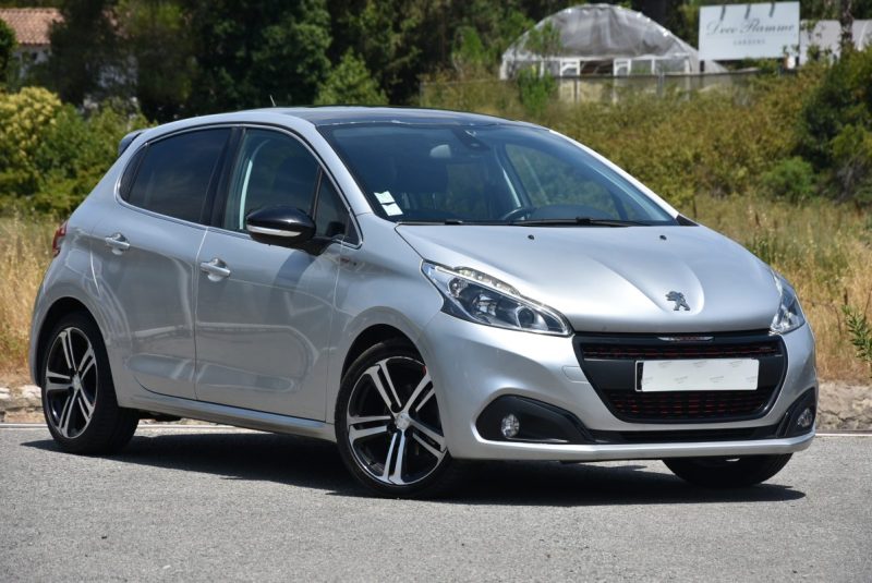 PEUGEOT 208 1.2 110CH GT LINE - 86 000KM -DISTRI FAITE 2018