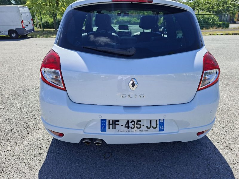 RENAULT CLIO 3 GT 1.6 16V  2011 194550 kms Toit panoramique