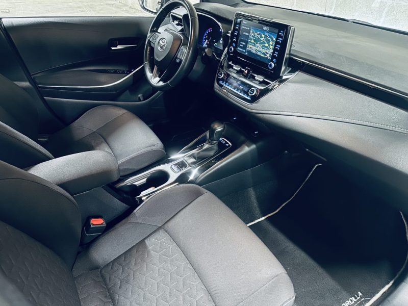 TOYOTA COROLLA 122ch DYNAMIC BUSINESS