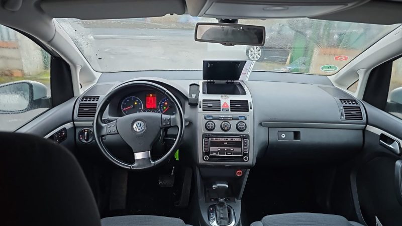 VOLKSWAGEN TOURAN CONFORTLINE 2009B