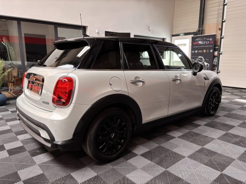 MINI COOPER 136 cv essential BVA7