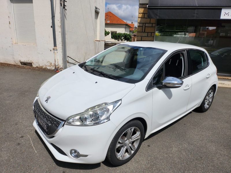 PEUGEOT 208 1.2 VTI 82CH ACTIVE  