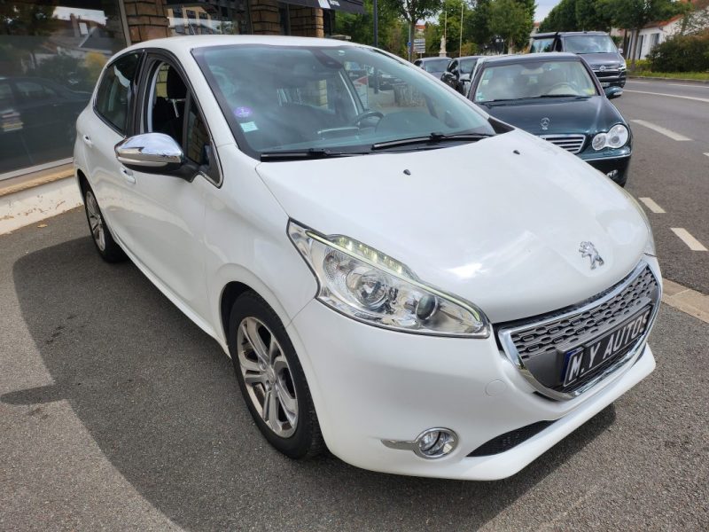 PEUGEOT 208 1.2 VTI 82CH ACTIVE  