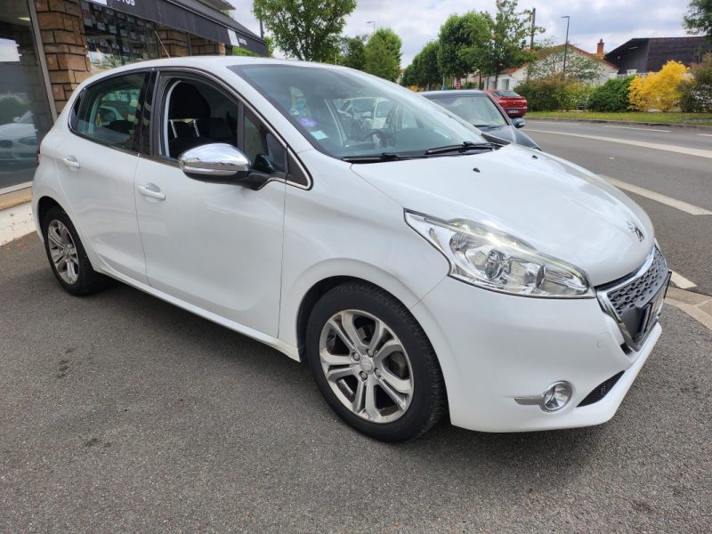 PEUGEOT 208 1.2 VTI 82CH ACTIVE  