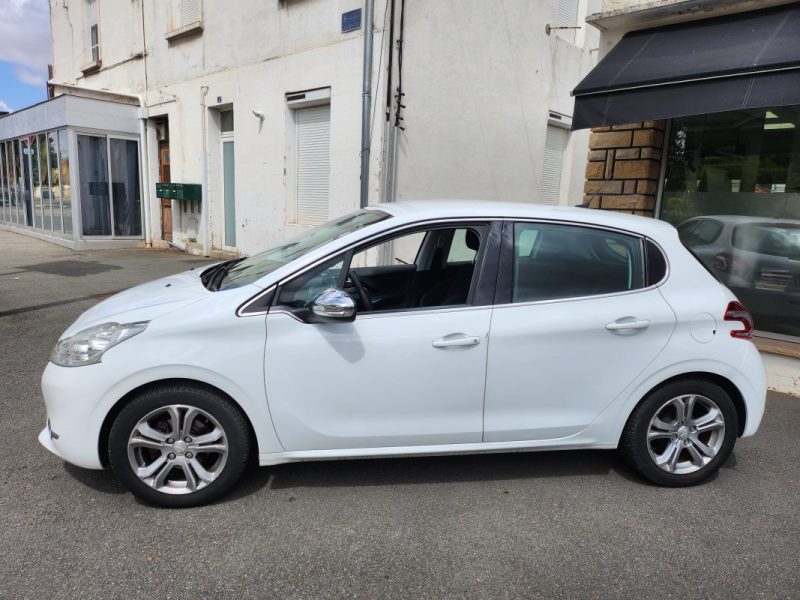 PEUGEOT 208 1.2 VTI 82CH ACTIVE  