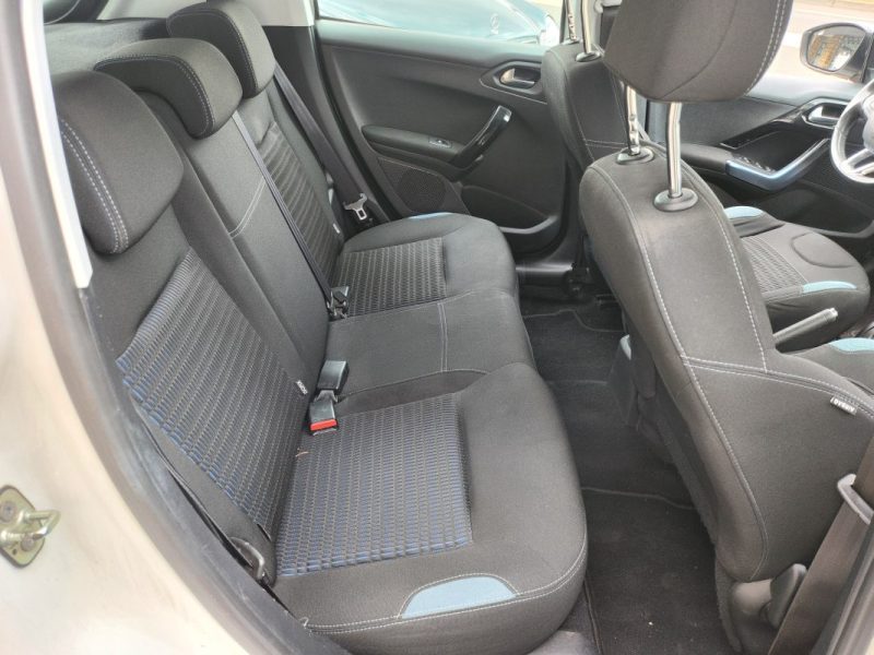 PEUGEOT 208 1.2 VTI 82CH ACTIVE  