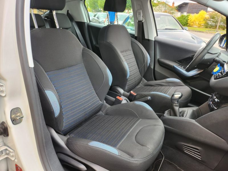 PEUGEOT 208 1.2 VTI 82CH ACTIVE  