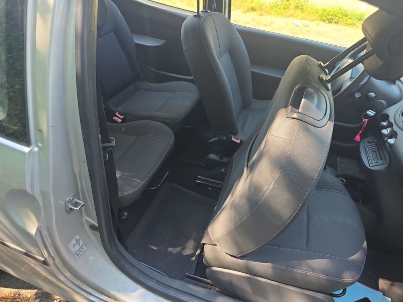 RENAULT TWINGO II 1.5 DCI 65 ch AUTHENTIQUE CLIMATISATION