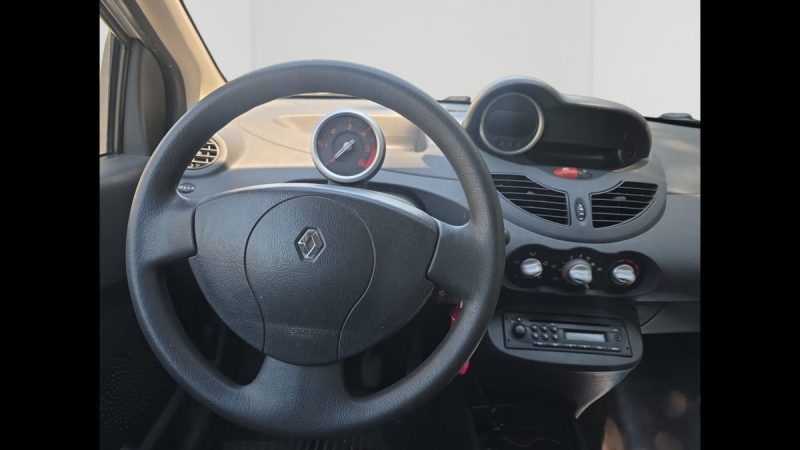 RENAULT TWINGO II 1.5 DCI 65 ch AUTHENTIQUE CLIMATISATION