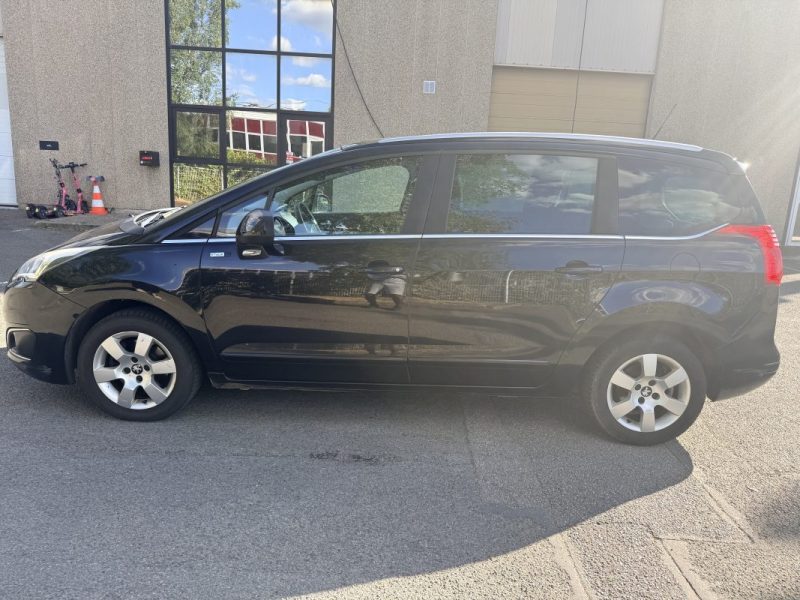 PEUGEOT 5008 STYLE 1.6 BLUE HDI 120 CH