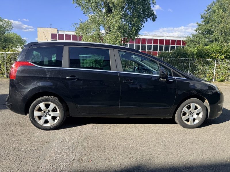 PEUGEOT 5008 STYLE 1.6 BLUE HDI 120 CH