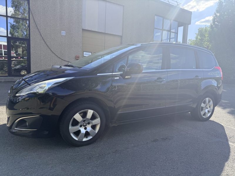 PEUGEOT 5008 STYLE 1.6 BLUE HDI 120 CH
