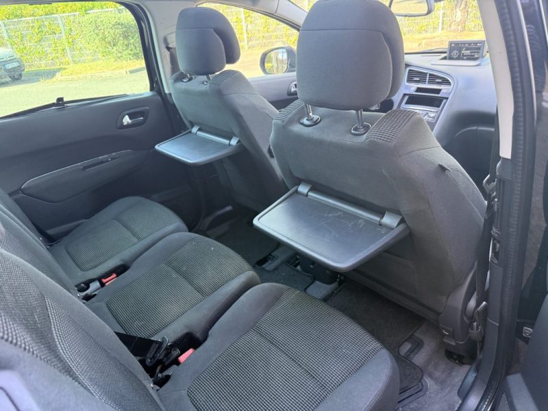 PEUGEOT 5008 STYLE 1.6 BLUE HDI 120 CH