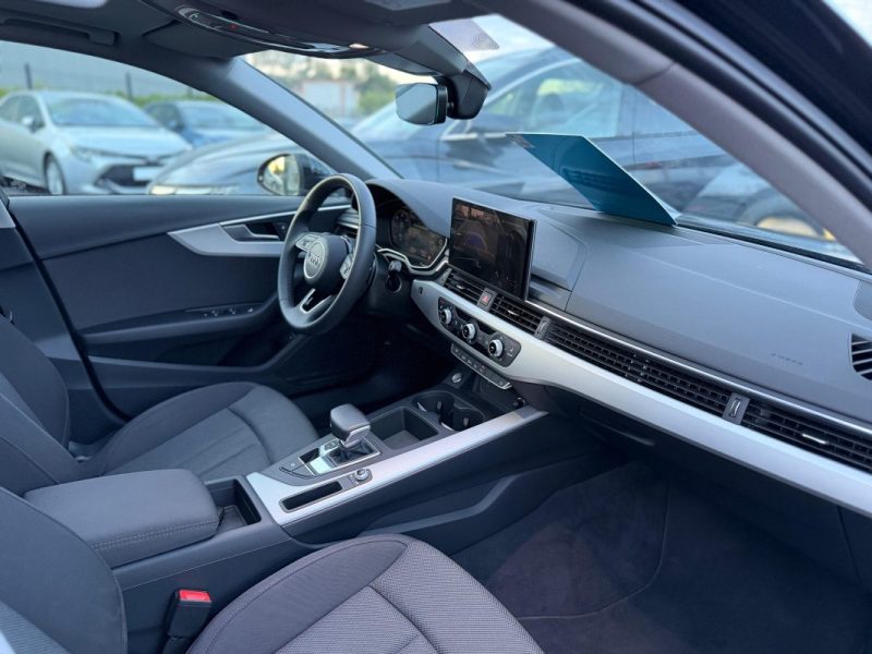 AUDI A4 AVANT 30 TDI 136ch BUSINESS LINE PLUS / TOIT OUVRANT