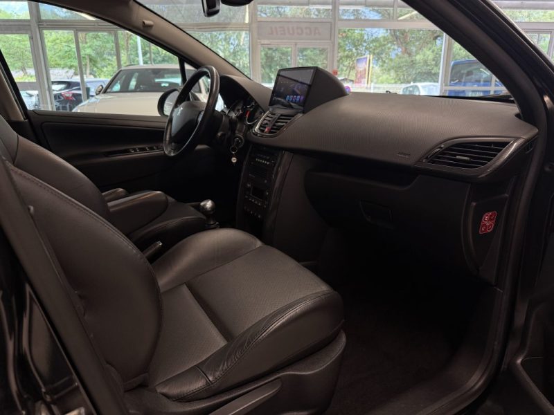 PEUGEOT 207 1.6 HDI 110 EXECUTIVE 2009