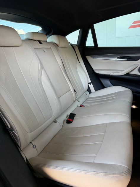 BMW X6 30d pack M sport - Suivi et Entretenu