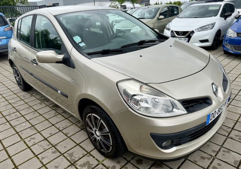 RENAULT CLIO III CONFORT DYNAMIQUE 1.4 16V 2006