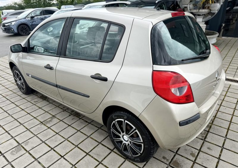 RENAULT CLIO III CONFORT DYNAMIQUE 1.4 16V 2006