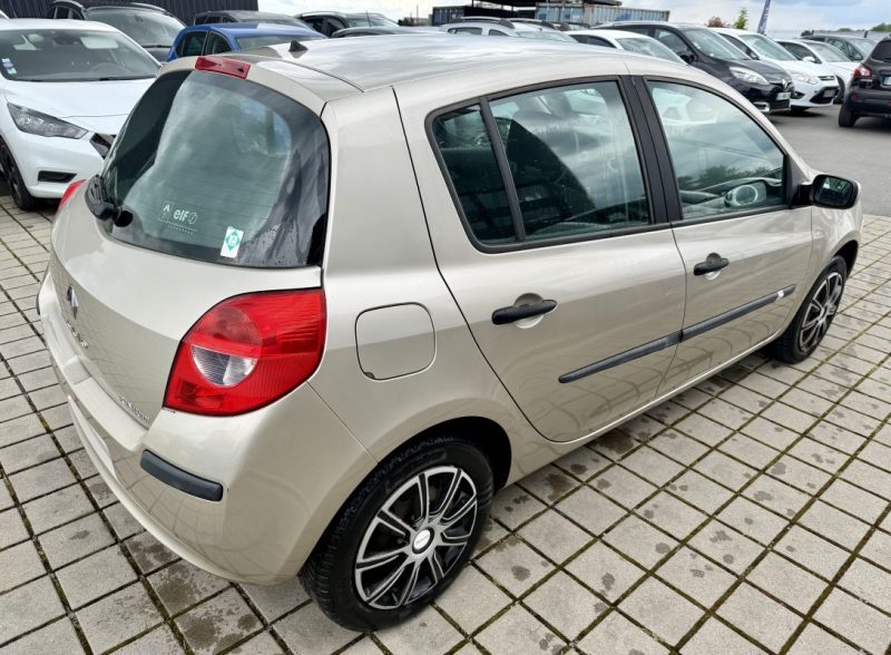 RENAULT CLIO III CONFORT DYNAMIQUE 1.4 16V 2006