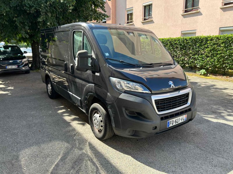 PEUGEOT BOXER 3 333 L1H1 2.2 BLUEHDI S&S 120CH PRO 06/2020 PRIX HT : 4990 € PRIX TTC : 5990 €