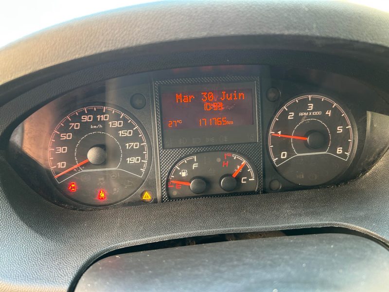 PEUGEOT BOXER 3 333 L1H1 2.2 BLUEHDI S&S 120CH PRO 06/2020 PRIX HT : 4990 € PRIX TTC : 5990 €