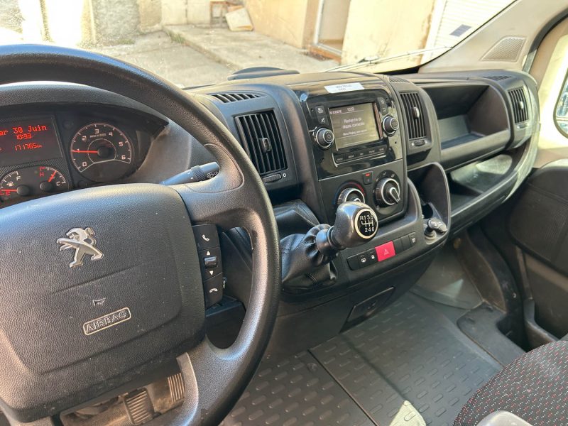 PEUGEOT BOXER 3 333 L1H1 2.2 BLUEHDI S&S 120CH PRO 06/2020 PRIX HT : 4990 € PRIX TTC : 5990 €
