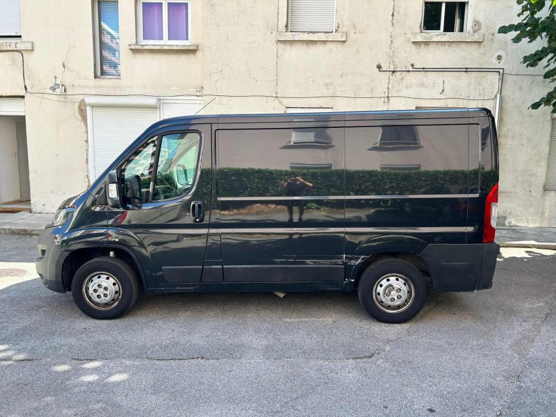 PEUGEOT BOXER 3 333 L1H1 2.2 BLUEHDI S&S 120CH PRO 06/2020 PRIX HT : 4990 € PRIX TTC : 5990 €