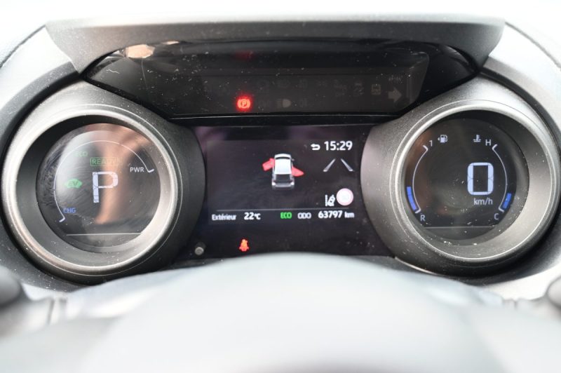 TOYOTA YARIS 116H DESIGN 03/2021