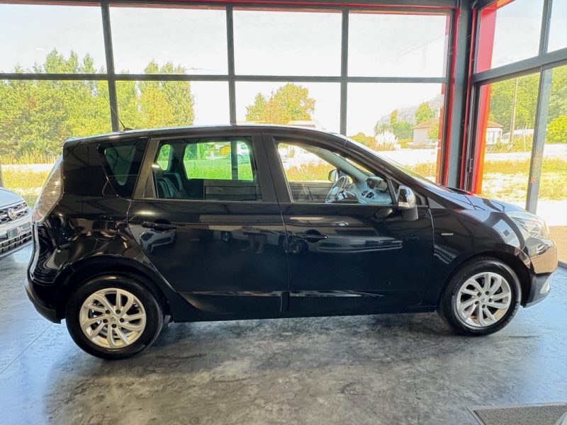 RENAULT MEGANE SCENIC  2015