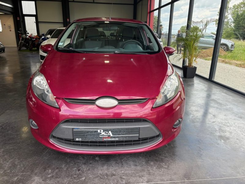 FORD FIESTA 1.2 82 AMBIENTE 2009