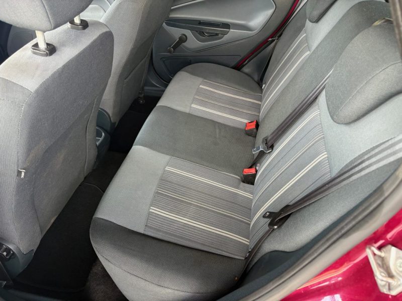 FORD FIESTA 1.2 82 AMBIENTE 2009