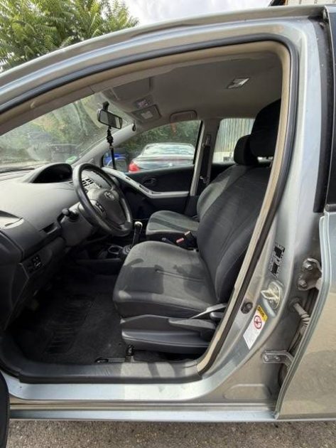TOYOTA YARIS 1.3 VVT-ISOL 2006 - 69 991Kms - Premier Main - Parfait Etat - SUIVIT TOYOTA