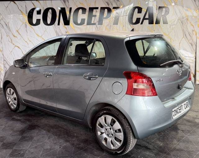 TOYOTA YARIS 1.3 VVT-ISOL 2006 - 69 991Kms - Premier Main - Parfait Etat - SUIVIT TOYOTA