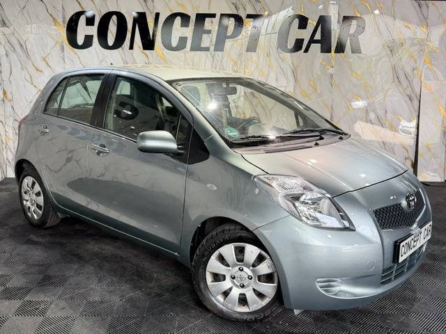 TOYOTA YARIS 1.3 VVT-ISOL 2006 - 69 991Kms - Premier Main - Parfait Etat - SUIVIT TOYOTA