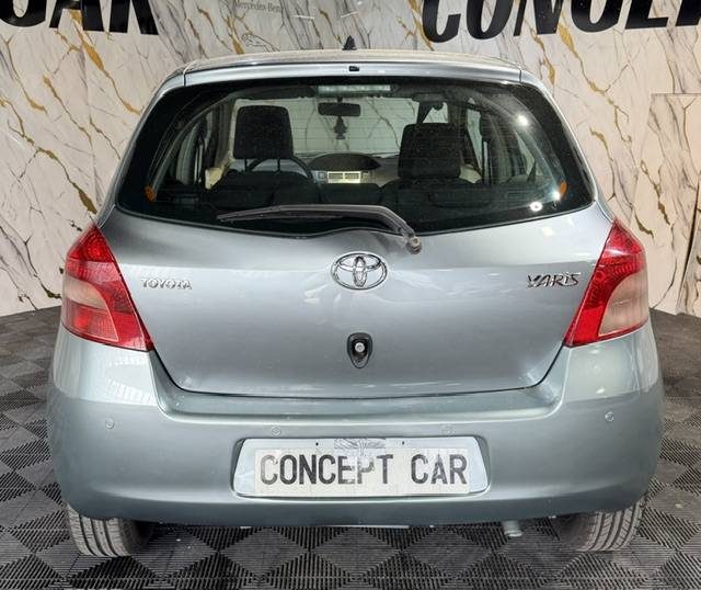 TOYOTA YARIS 1.3 VVT-ISOL 2006 - 69 991Kms - Premier Main - Parfait Etat - SUIVIT TOYOTA