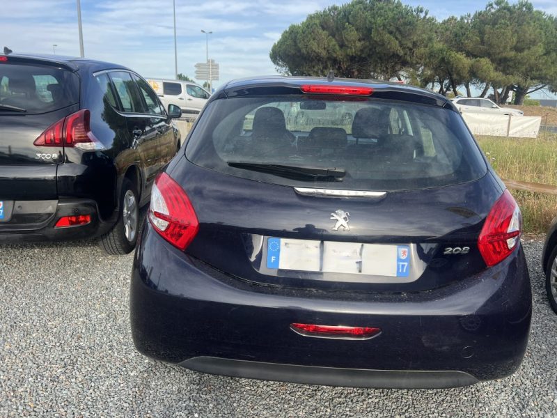 PEUGEOT 208 1.2 2015