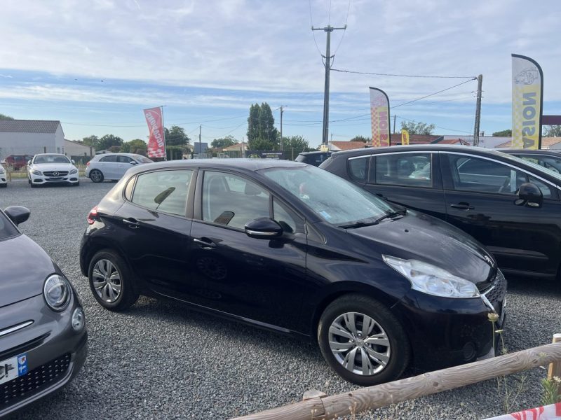 PEUGEOT 208 1.2 2015
