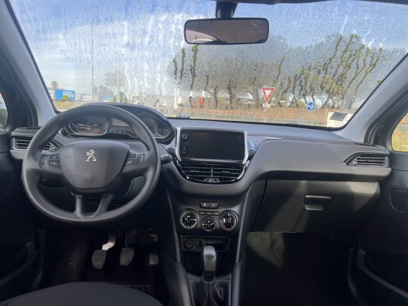 PEUGEOT 208 1.2 2015
