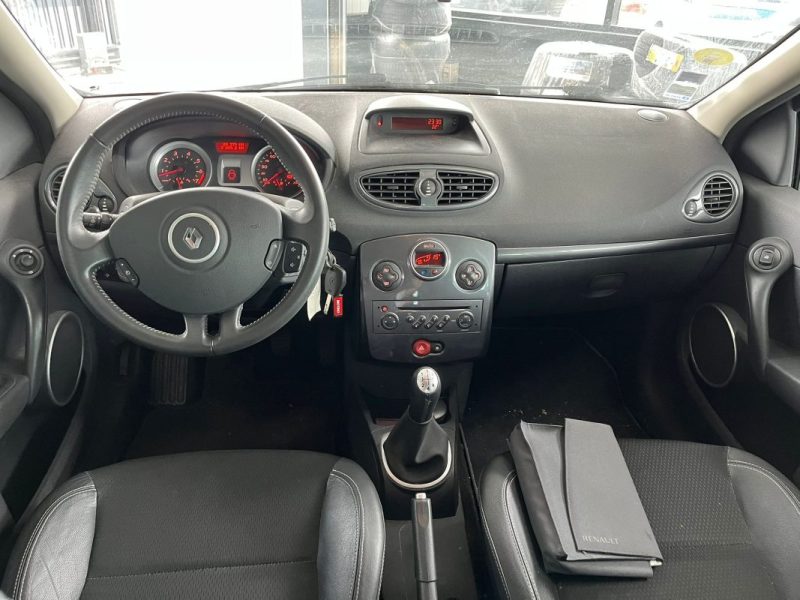 🚗 RENAULT CLIO III 1.4i 98ch ⚙️  1 ère main❄️ Climatisation 📡 Radar de recul 🪑 Semi-cuir