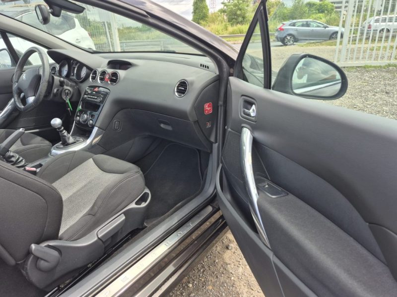 PEUGEOT 308  CC 2.0 HDi 16V FAP 140 cv Cabriolets Trés Bon Etat