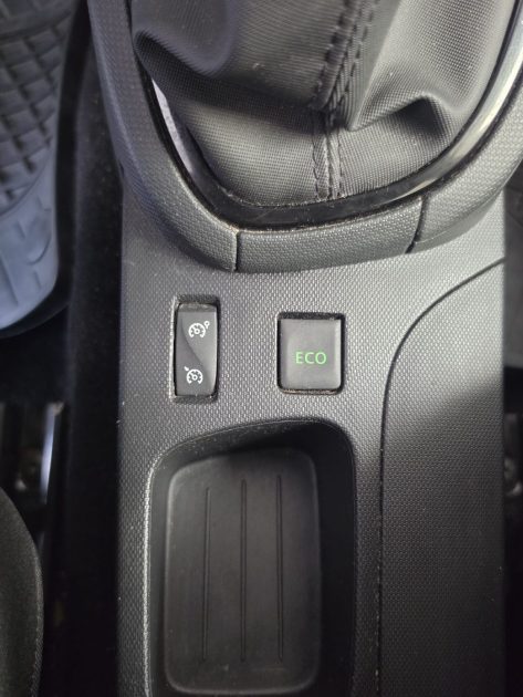 RENAULT CLIO IV 1.5 DCI 90 EXPRESSION 2012 - Distribution neuve -CT OK -Garantie 12 mois ou 15000km 