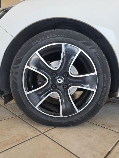 RENAULT CLIO IV 1.5 DCI 90 EXPRESSION 2012 - Distribution neuve -CT OK -Garantie 12 mois ou 15000km 