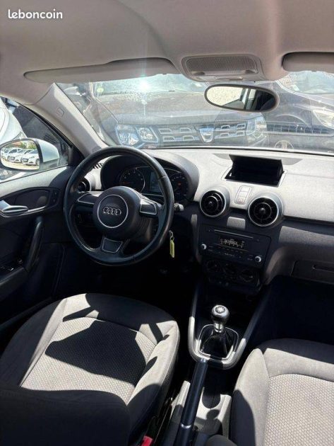 AUDI A1 AU39225 2015