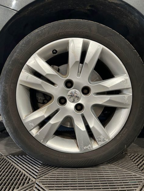 PEUGEOT 5008 2.0 HDI 150CH 