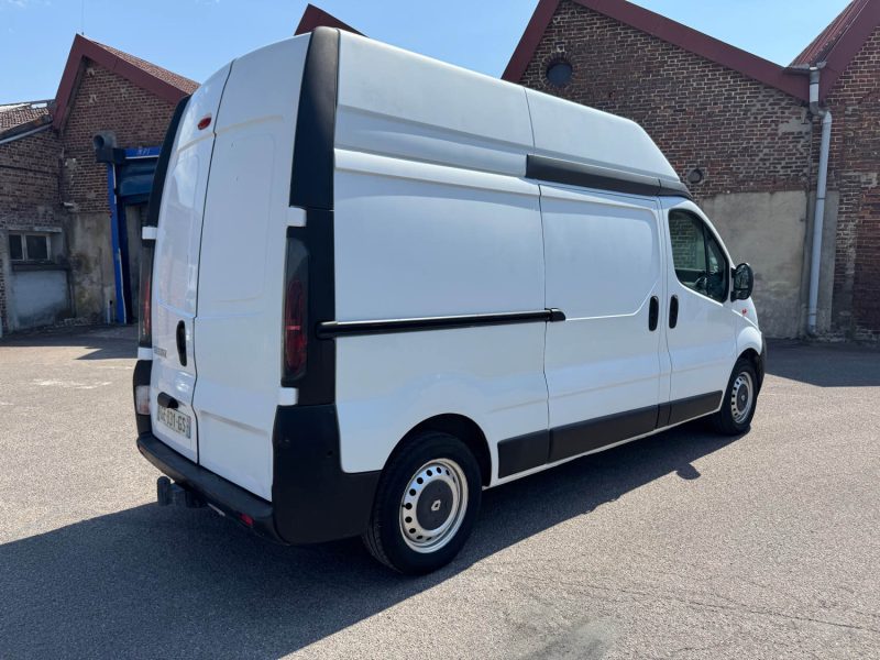 Renault Trafic L2H2 1.9 DCI 80ch | Attelage 