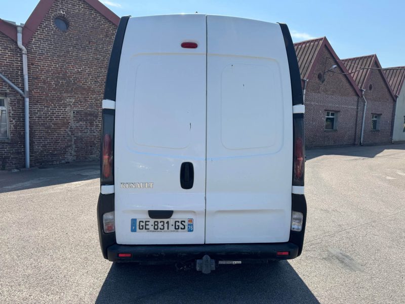 Renault Trafic L2H2 1.9 DCI 80ch | Attelage 