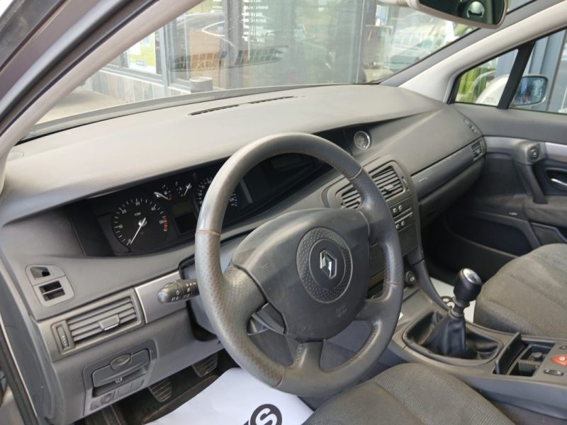 RENAULT VEL SATIS EXPRESSION 2.2DCI 150 2004 *VENDU DANS L'ETAT A PRO OU EXPORT *