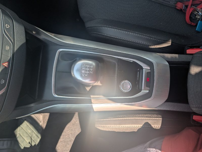 PEUGEOT 308 II 1.5 BLUE HDI 130 ALLURE  CLES MAIN LIBRE /GPS COULEUR GARANTIE 12 MOIS