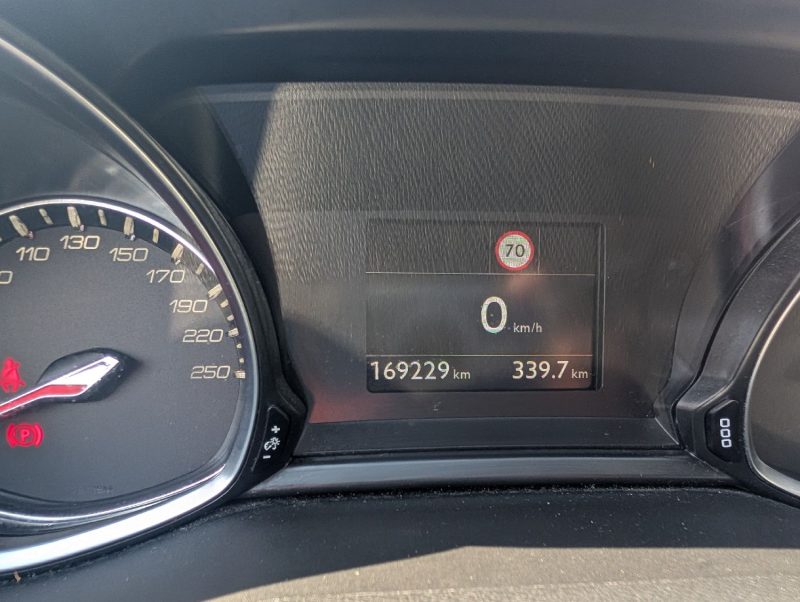 PEUGEOT 308 II 1.5 BLUE HDI 130 ALLURE  CLES MAIN LIBRE /GPS COULEUR GARANTIE 12 MOIS