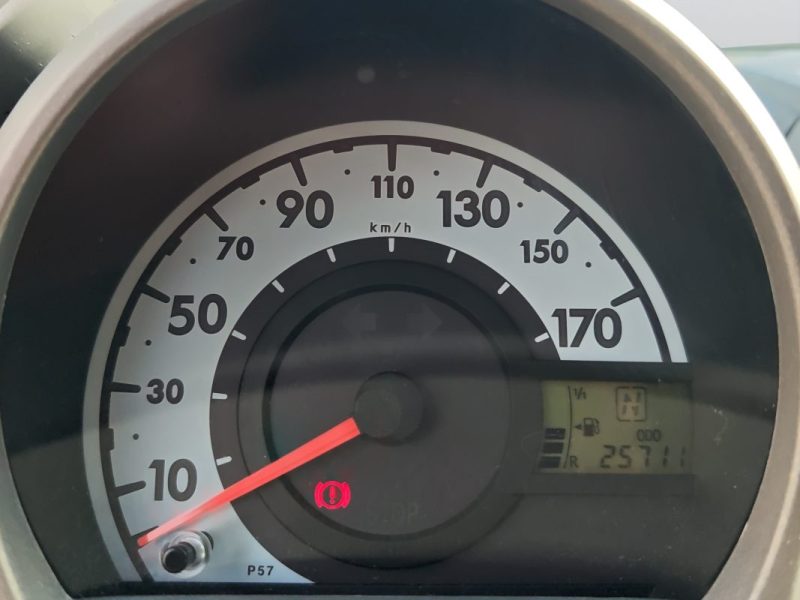PEUGEOT 107 1.0E 12V TRENDY 2-TRONIC AUTOMATIQUE / CLIM / 5 PORTES / FAIBLE KILOMETRAGE
